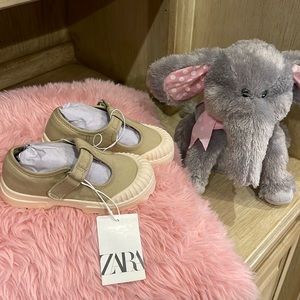 Zara Mary Jane khaki shoes
